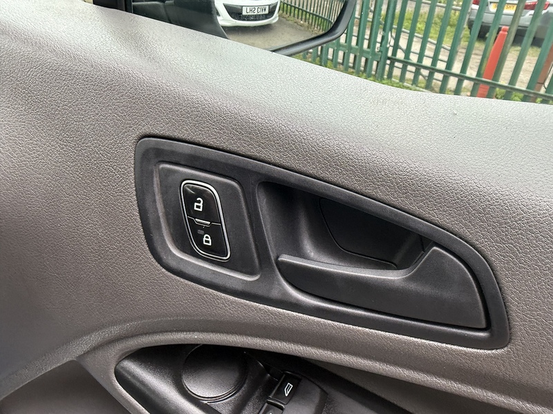 Ford 1.5 230 EcoBlue Leader Crew Van Double Cab 6dr Diesel Manual L2 Euro 6 (s/s) (100 ps)