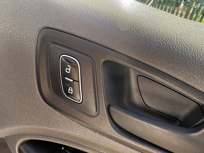 Ford 1.5 230 EcoBlue Trend Crew Van Double Cab 6dr Diesel Manual L2 Euro 6 (s/s) (120 ps)