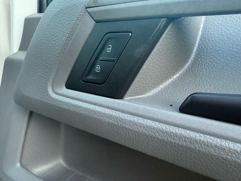 Volkswagen 2.0 TDI CR35 BlueMotion Tech Startline Panel Van 5dr Diesel Manual FWD MWB High Roof Euro 6 (s/s) (140 ps)