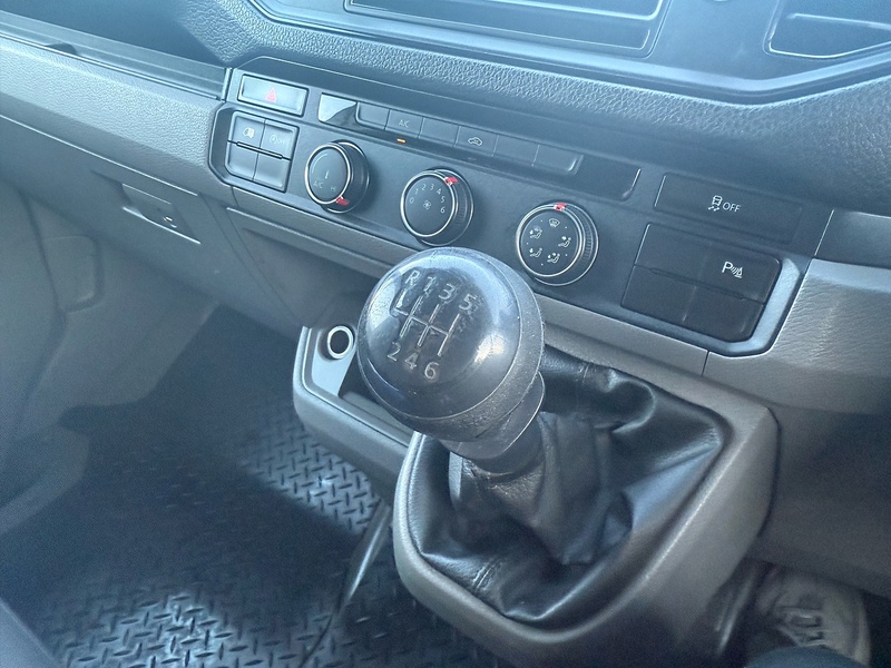 Volkswagen 2.0 TDI CR35 BlueMotion Tech Startline Panel Van 5dr Diesel Manual FWD MWB High Roof Euro 6 (s/s) (140 ps)