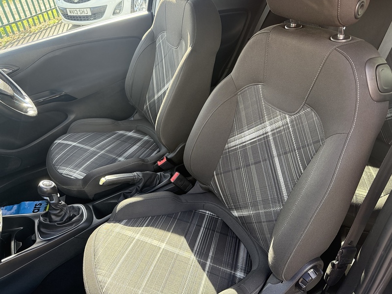 Vauxhall 1.0i Turbo ecoFLEX Limited Edition Hatchback 3dr Petrol Manual Euro 6 (s/s) (115 ps)