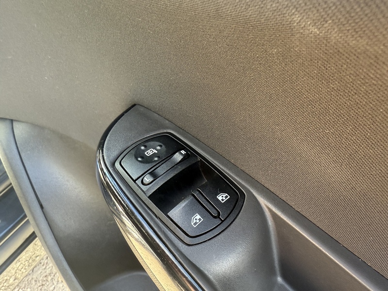 Vauxhall 1.0i Turbo ecoFLEX Limited Edition Hatchback 3dr Petrol Manual Euro 6 (s/s) (115 ps)