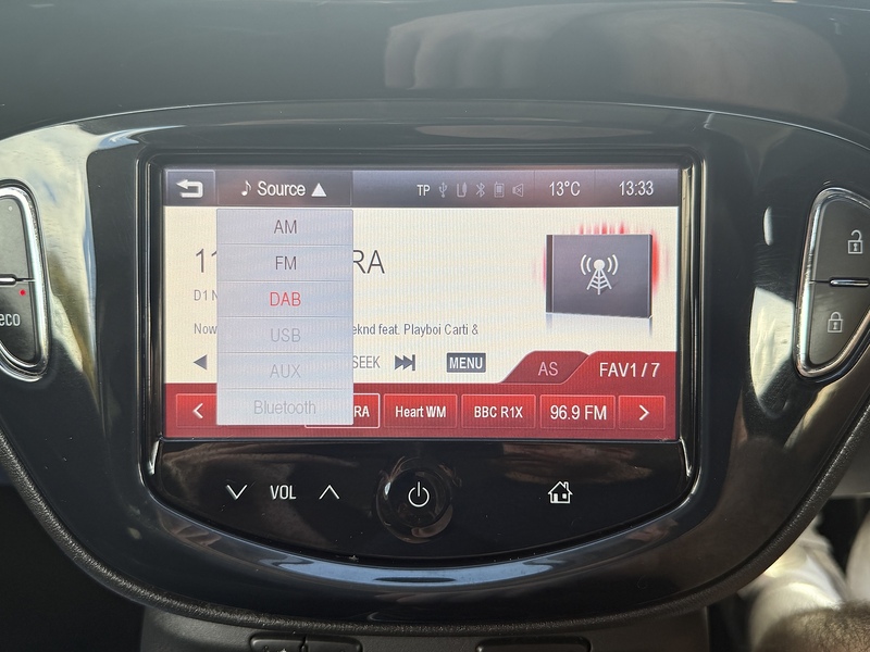 Vauxhall 1.0i Turbo ecoFLEX Limited Edition Hatchback 3dr Petrol Manual Euro 6 (s/s) (115 ps)