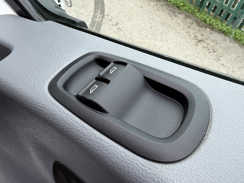 Ford 2.0 350 EcoBlue Panel Van 5dr Diesel Manual RWD L2 H3 Euro 6 (170 ps)