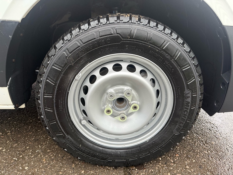 Volkswagen 2.0 TDI CR35 Trendline Panel Van 5dr Diesel Manual RWD MWB Euro 6 (s/s) (177 ps)