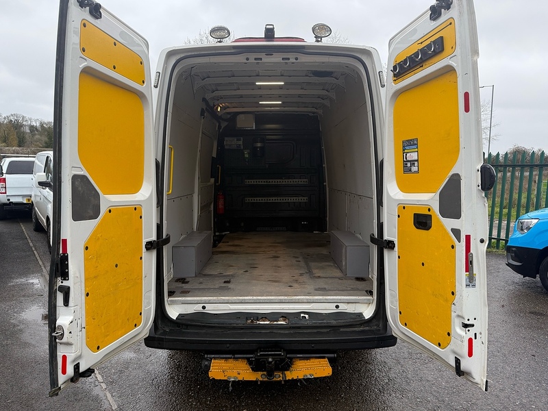 Volkswagen 2.0 TDI CR35 Trendline Panel Van 5dr Diesel Manual RWD MWB Euro 6 (s/s) (177 ps)