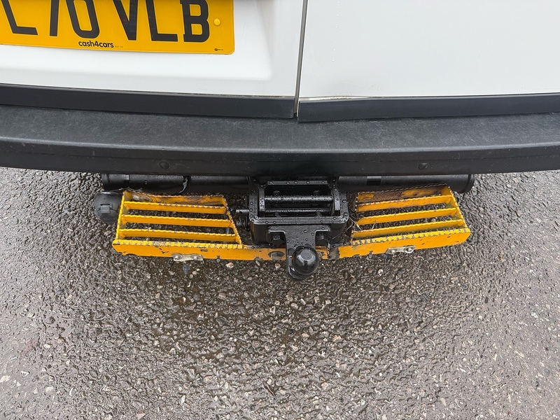 Volkswagen 2.0 TDI CR35 Trendline Panel Van 5dr Diesel Manual RWD MWB Euro 6 (s/s) (177 ps)