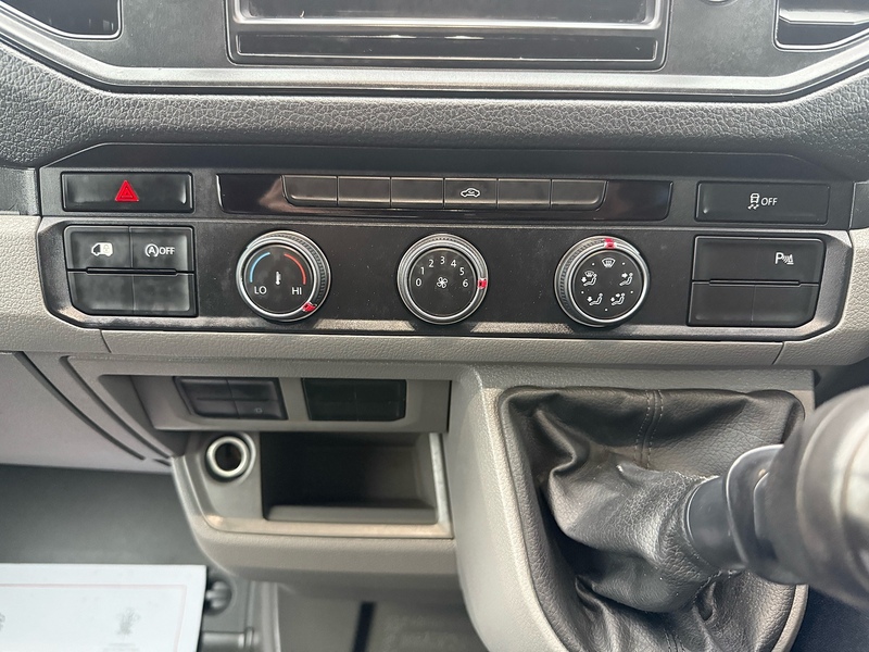 Volkswagen 2.0 TDI CR35 Trendline Panel Van 5dr Diesel Manual RWD MWB Euro 6 (s/s) (177 ps)