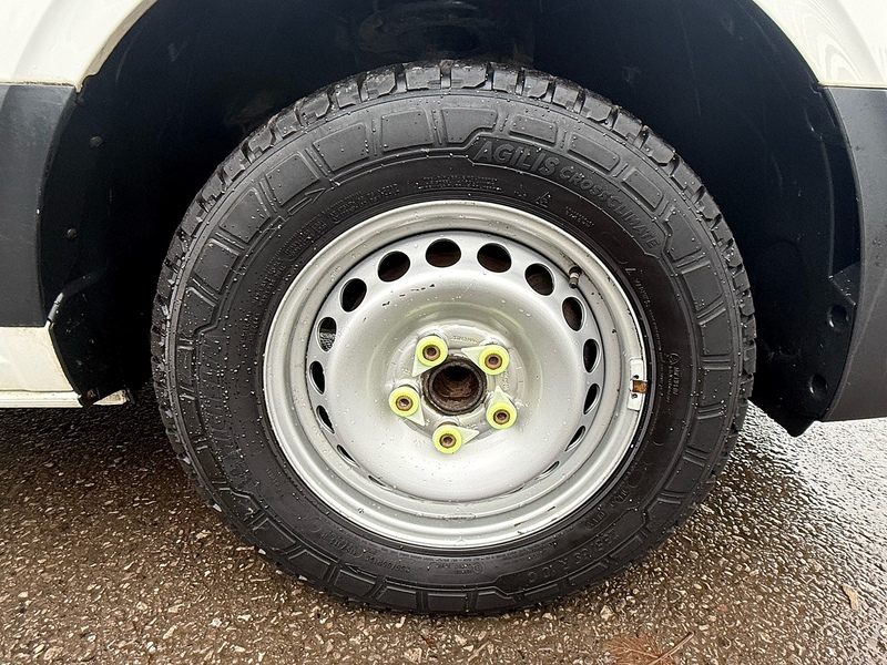 Volkswagen 2.0 TDI CR35 Trendline Panel Van 5dr Diesel Manual RWD MWB Euro 6 (s/s) (177 ps)