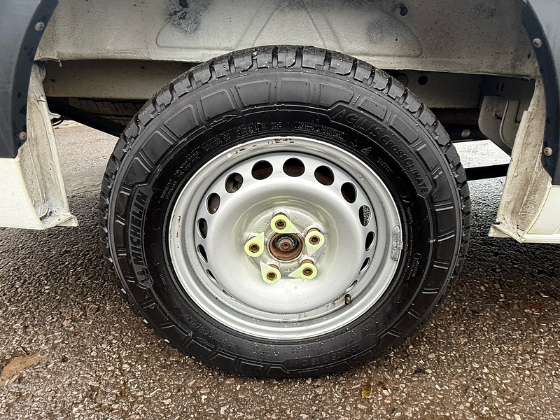 Volkswagen 2.0 TDI CR35 Trendline Panel Van 5dr Diesel Manual RWD MWB Euro 6 (s/s) (177 ps)