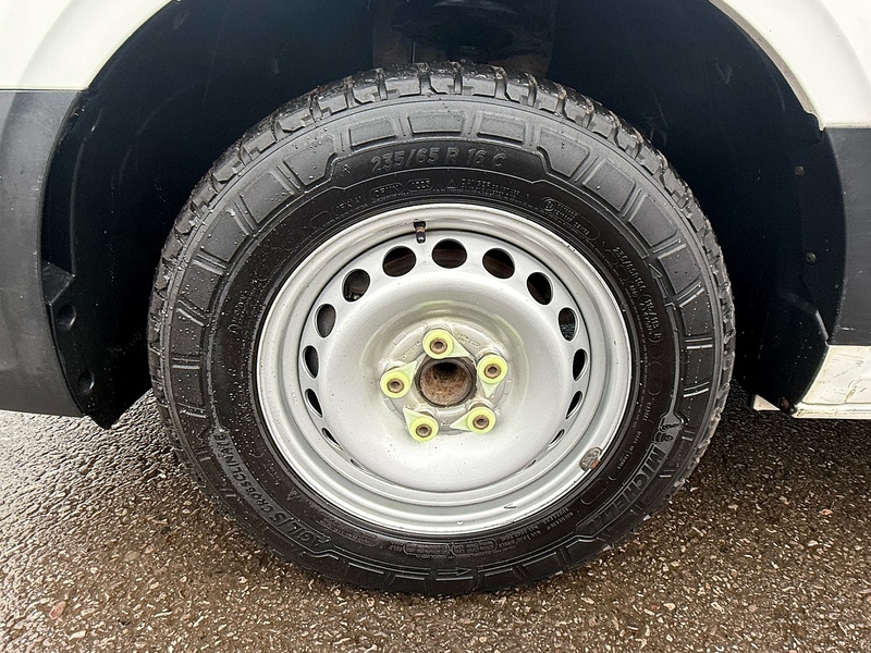 Volkswagen 2.0 TDI CR35 Trendline Panel Van 5dr Diesel Manual RWD MWB Euro 6 (s/s) (177 ps)