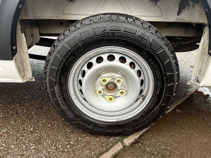 Volkswagen 2.0 TDI CR35 Trendline Panel Van 5dr Diesel Manual RWD MWB Euro 6 (s/s) (177 ps)