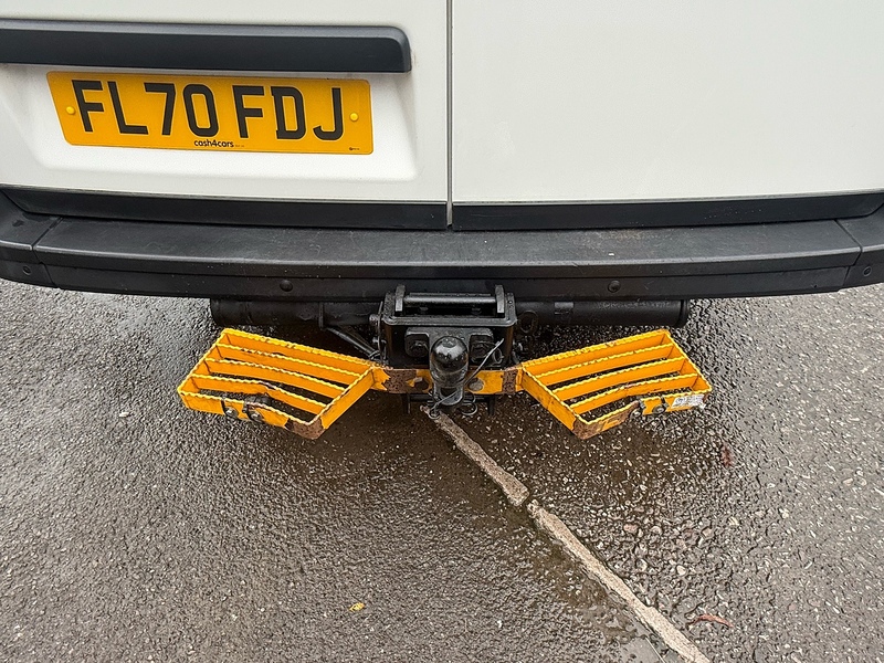 Volkswagen 2.0 TDI CR35 Trendline Panel Van 5dr Diesel Manual RWD MWB Euro 6 (s/s) (177 ps)