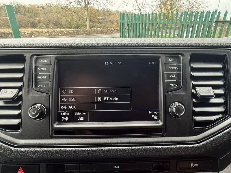 Volkswagen 2.0 TDI CR35 Trendline Panel Van 5dr Diesel Manual RWD MWB Euro 6 (s/s) (177 ps)