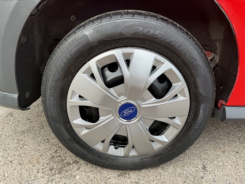 Ford 1.5 TDCi 220 Panel Van 5dr Diesel Manual L1 H1 (124 g/km, 99 bhp)