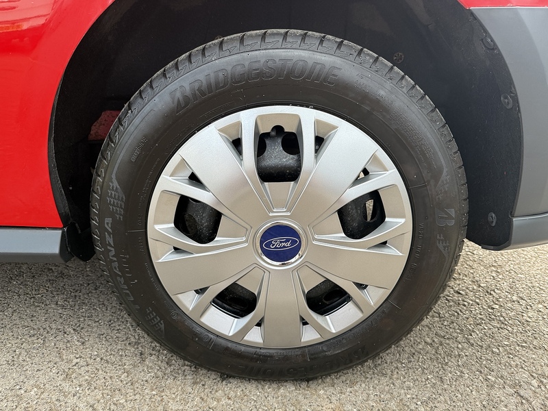 Ford 1.5 TDCi 220 Panel Van 5dr Diesel Manual L1 H1 (124 g/km, 99 bhp)