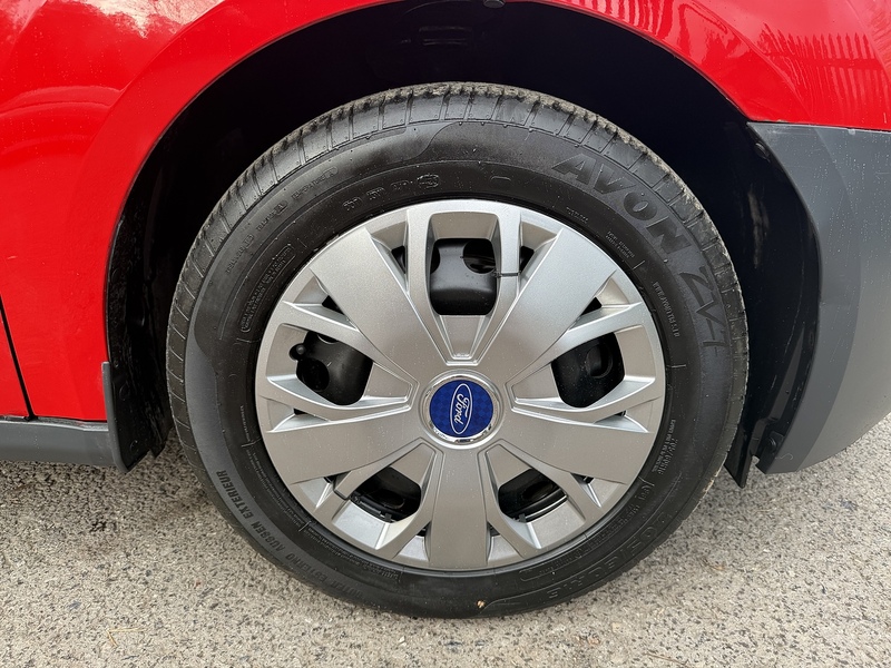 Ford 1.5 TDCi 220 Panel Van 5dr Diesel Manual L1 H1 (124 g/km, 99 bhp)