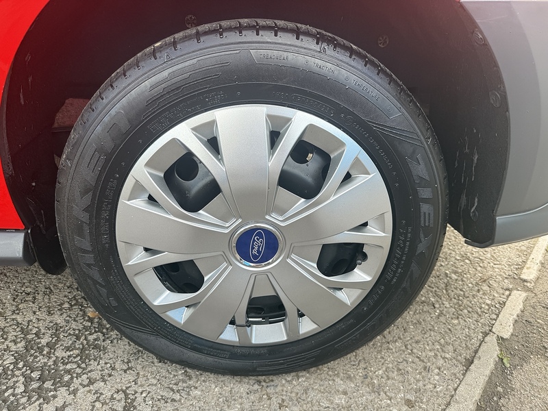 Ford 1.5 TDCi 220 Panel Van 5dr Diesel Manual L1 H1 (124 g/km, 99 bhp)