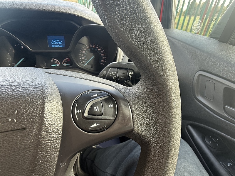 Ford 1.5 TDCi 220 Panel Van 5dr Diesel Manual L1 H1 (124 g/km, 99 bhp)