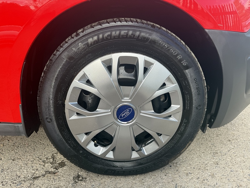 Ford 1.5 TDCi 220 Panel Van 5dr Diesel Manual L1 H1 (124 g/km, 99 bhp)