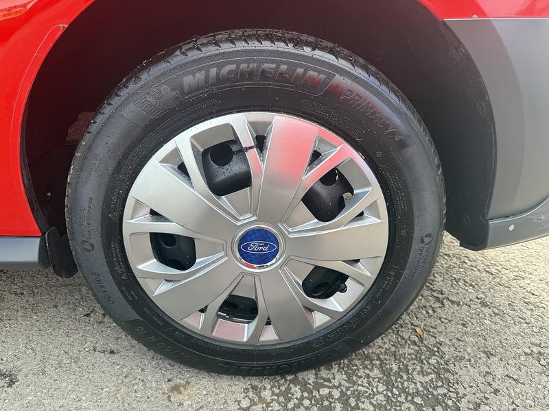 Ford 1.5 TDCi 220 Panel Van 5dr Diesel Manual L1 H1 (124 g/km, 99 bhp)