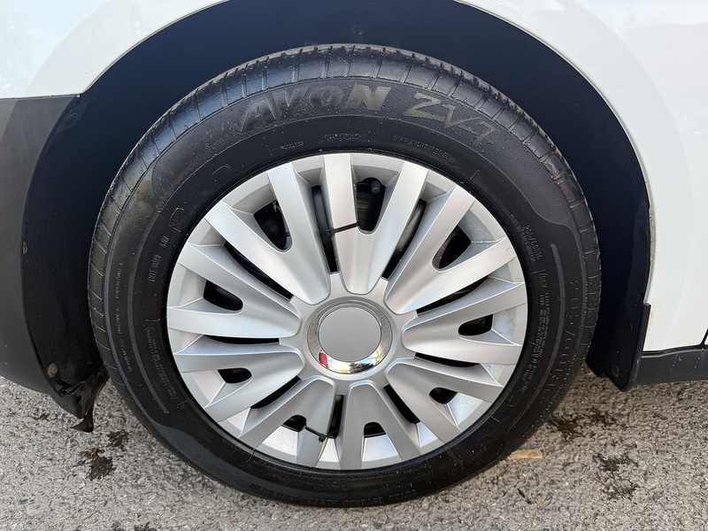 Ford 1.5 240 EcoBlue Panel Van 5dr Diesel Manual L2 Euro 6 (s/s) (100 ps)