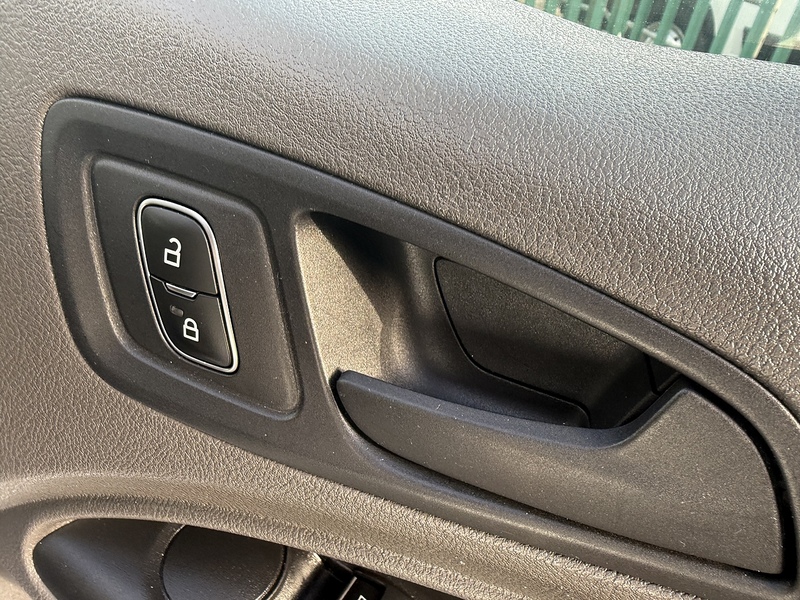 Ford 1.5 240 EcoBlue Panel Van 5dr Diesel Manual L2 Euro 6 (s/s) (100 ps)