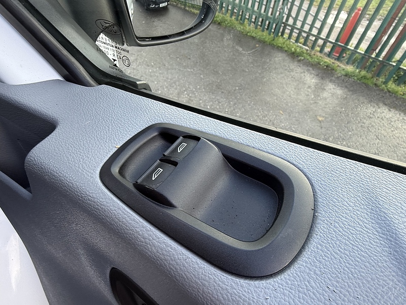 Ford 2.0 350 EcoBlue Panel Van 5dr Diesel Manual RWD L2 H3 Euro 6 (170 ps)
