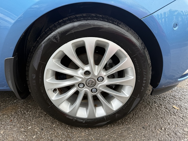 Vauxhall i ecoTEC SE Hatchback 1.4 Manual Petrol