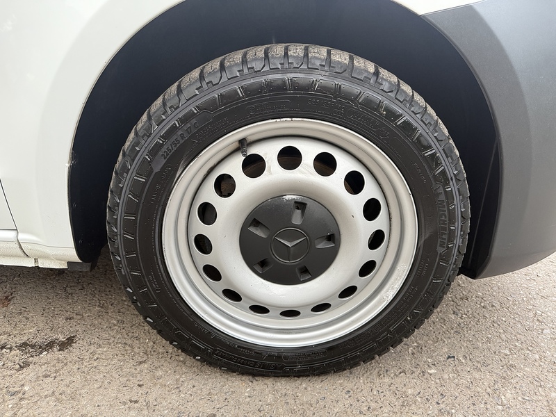 Mercedes-Benz 2.0 114 CDI Progressive Panel Van 5dr Diesel G-Tronic RWD L3 Euro 6 (s/s) (XLWB) (136 ps)