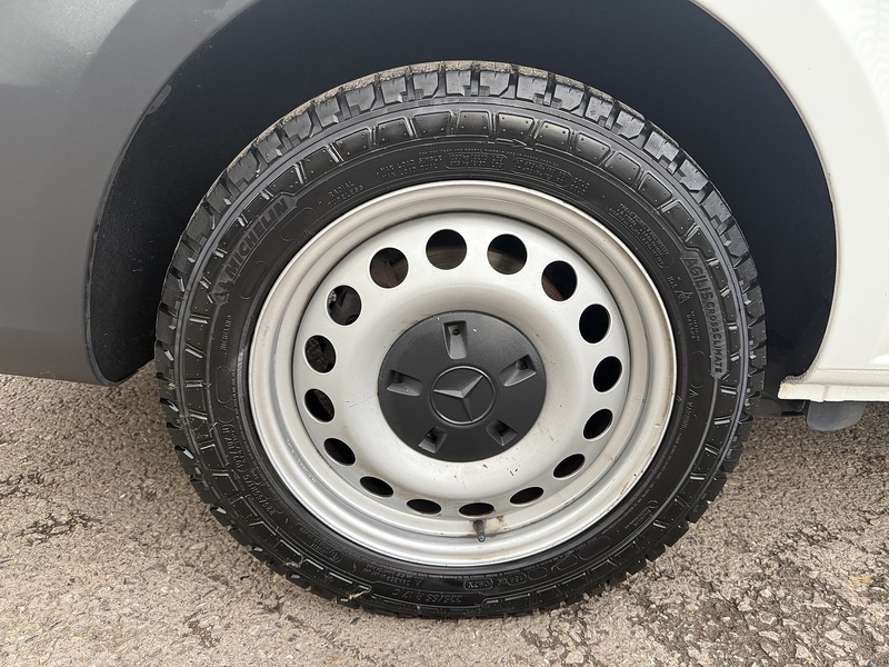 Mercedes-Benz 2.0 114 CDI Progressive Panel Van 5dr Diesel G-Tronic RWD L3 Euro 6 (s/s) (XLWB) (136 ps)