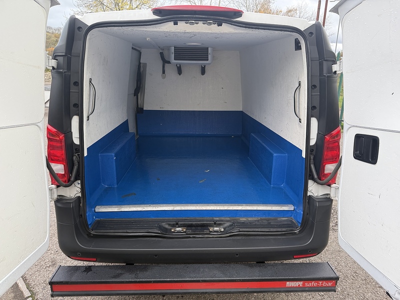 Mercedes-Benz 2.0 114 CDI Progressive Panel Van 5dr Diesel G-Tronic RWD L3 Euro 6 (s/s) (XLWB) (136 ps)