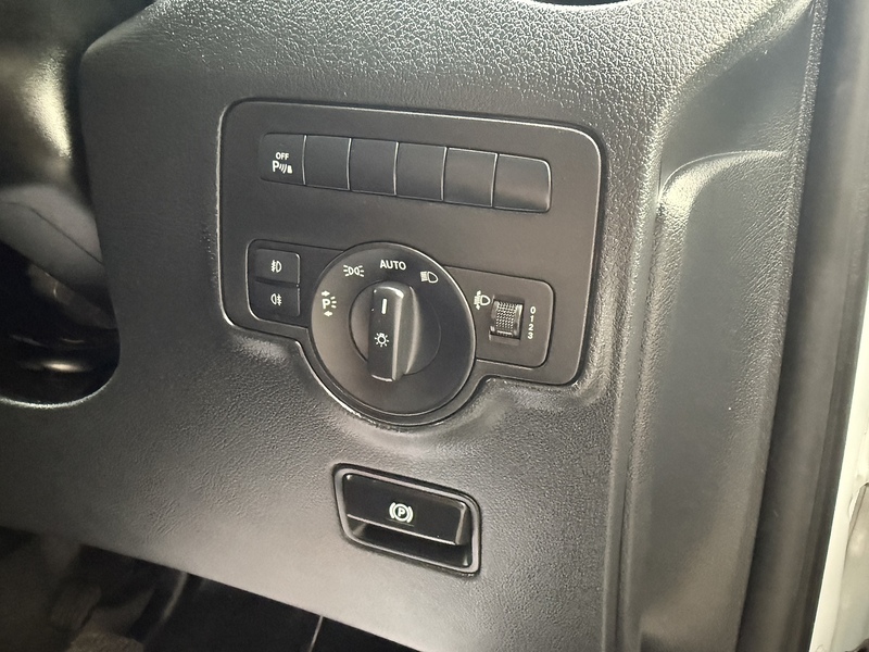 Mercedes-Benz 2.0 114 CDI Progressive Panel Van 5dr Diesel G-Tronic RWD L3 Euro 6 (s/s) (XLWB) (136 ps)
