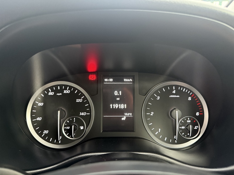 Mercedes-Benz 2.0 114 CDI Progressive Panel Van 5dr Diesel G-Tronic RWD L3 Euro 6 (s/s) (XLWB) (136 ps)