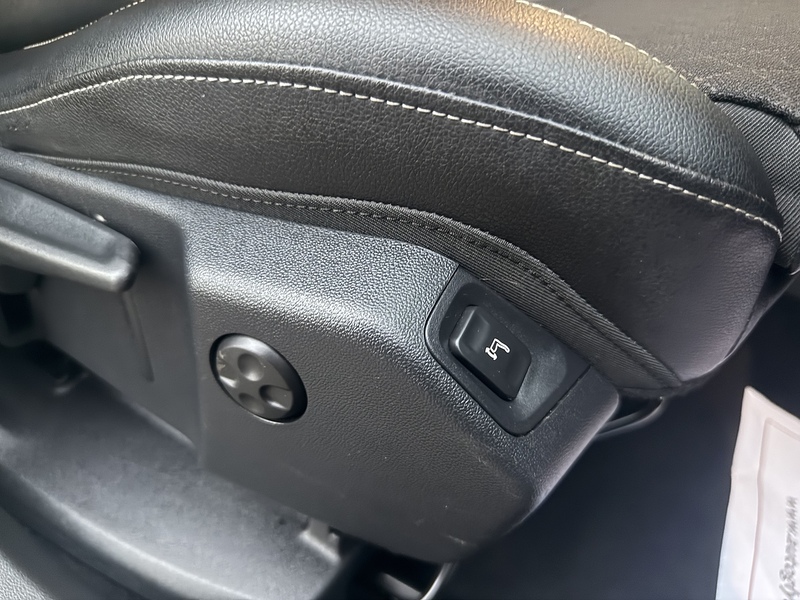 Vauxhall 1.2 Turbo SRi Nav SUV 5dr Petrol Manual Euro 6 (s/s) (130 ps)