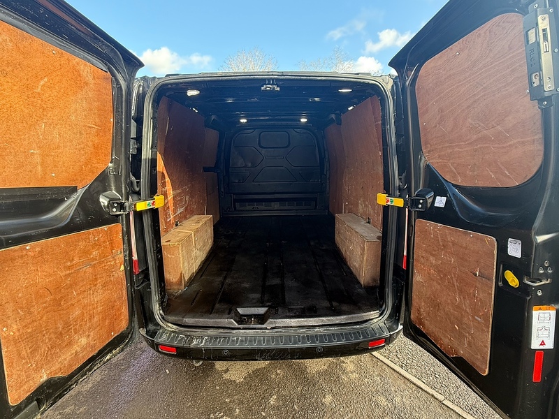 Ford 2.0 300 EcoBlue Limited Panel Van 5dr Diesel Manual L2 H1 Euro 6 (s/s) (130 ps)