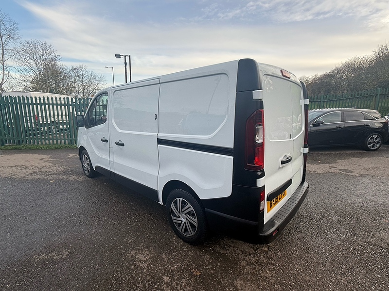 Renault 1.6 dCi 27 Business Panel Van 5dr Diesel Manual SWB Standard Roof Euro 6 (95 ps)