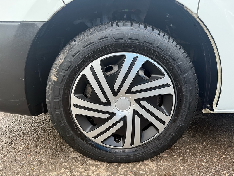 Renault 1.6 dCi 27 Business Panel Van 5dr Diesel Manual SWB Standard Roof Euro 6 (95 ps)