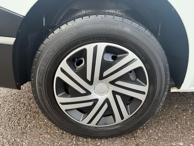 Renault 1.6 dCi 27 Business Panel Van 5dr Diesel Manual SWB Standard Roof Euro 6 (95 ps)