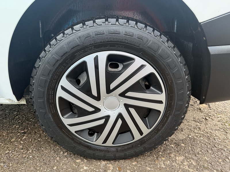 Renault 1.6 dCi 27 Business Panel Van 5dr Diesel Manual SWB Standard Roof Euro 6 (95 ps)