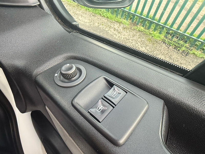 Renault 1.6 dCi 27 Business Panel Van 5dr Diesel Manual SWB Standard Roof Euro 6 (95 ps)
