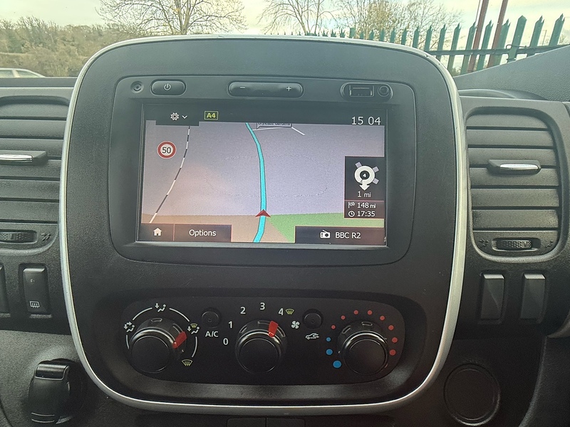 Renault 1.6 dCi 27 Business Panel Van 5dr Diesel Manual SWB Standard Roof Euro 6 (95 ps)