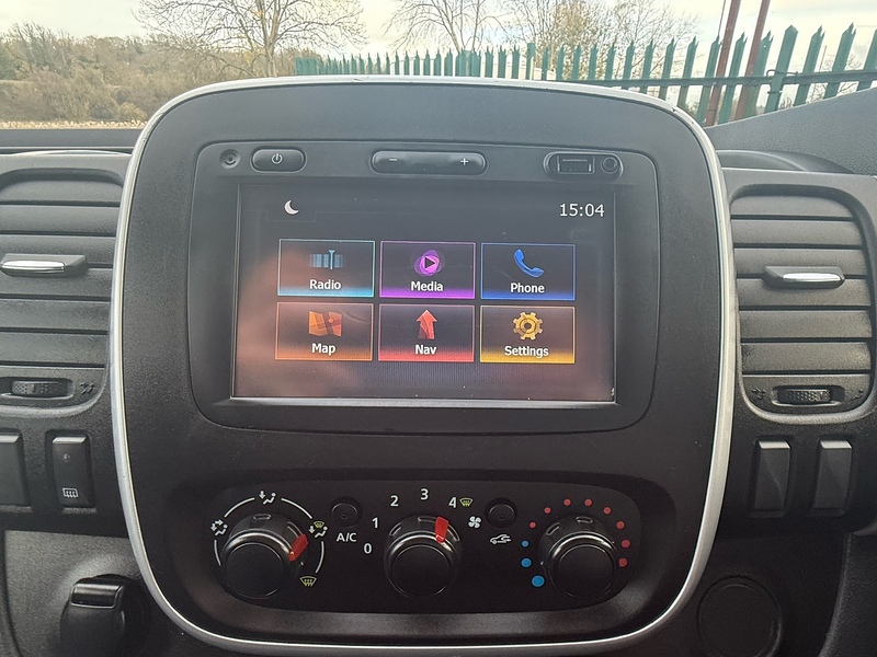 Renault 1.6 dCi 27 Business Panel Van 5dr Diesel Manual SWB Standard Roof Euro 6 (95 ps)