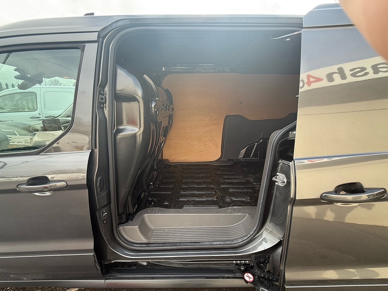 Ford 1.5 250 EcoBlue Limited Panel Van 5dr Diesel Manual L2 Euro 6 (s/s) (120 ps)