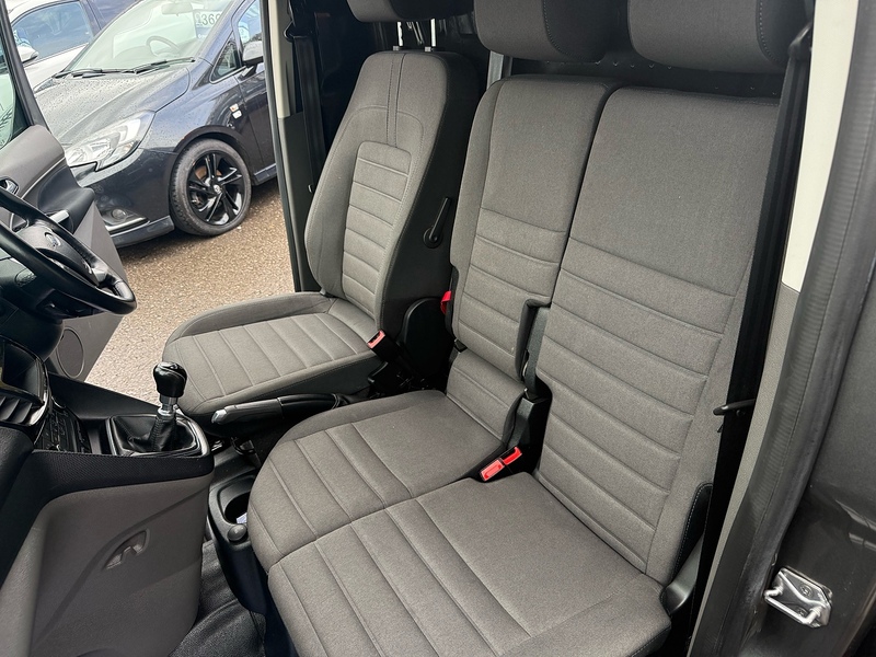 Ford 1.5 250 EcoBlue Limited Panel Van 5dr Diesel Manual L2 Euro 6 (s/s) (120 ps)