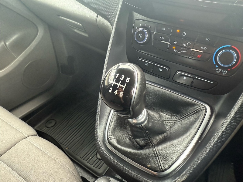 Ford 1.5 250 EcoBlue Limited Panel Van 5dr Diesel Manual L2 Euro 6 (s/s) (120 ps)