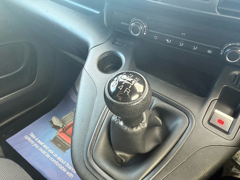 Vauxhall 1.5 Turbo D 2300 Edition Panel Van 4dr Diesel Manual L2 H1 Euro 6 (s/s) (100 ps)