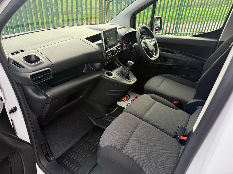 Vauxhall 1.5 Turbo D 2300 Pro Panel Van 6dr Diesel Manual L2 H1 Euro 6 (s/s) (100 ps)