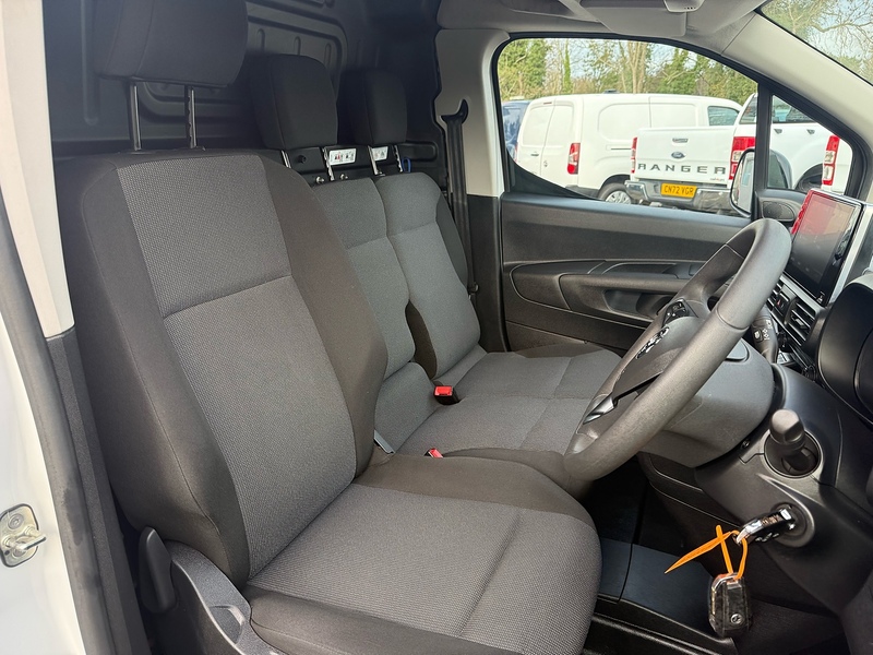 Vauxhall 1.5 Turbo D 2300 Pro Panel Van 6dr Diesel Manual L2 H1 Euro 6 (s/s) (100 ps)