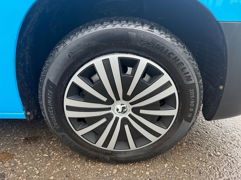 Vauxhall 1.5 Turbo D 2300 Edition Panel Van 6dr Diesel Manual L2 H1 Euro 6 (s/s) (100 ps)